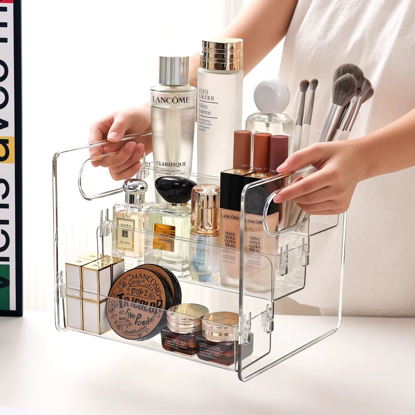 Compartimentos desmontables de organizador acrílico para almacenamiento eficiente de maquillaje